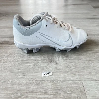 Nike Hyper Diamond 4 White Unisex Baseball/Softball Cleats CZ5919-100 Size 1.5Y - Image 1 of 4