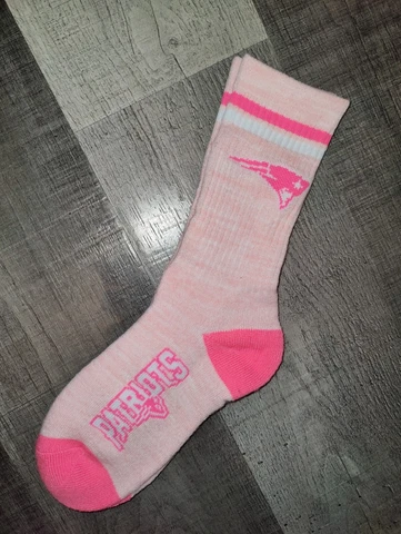 New England Patriots Womens Pink 2 Stripe NFL Team Crew Socks Medium Cover