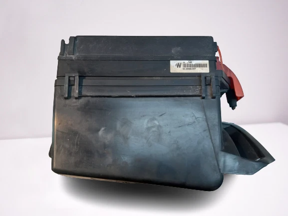 2000-2001 PONTIAC GRAND PRIX FUSE BOX P/N 646-01375 GENUINE OEM GM PART - Image 1 of 4