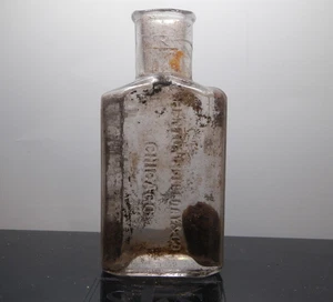BOTTIGLIA DI VETRO MEDICINA IN RILIEVO BENTON HOLLADAY & CO CHICAGO ILLINOIS - Foto 1 di 3