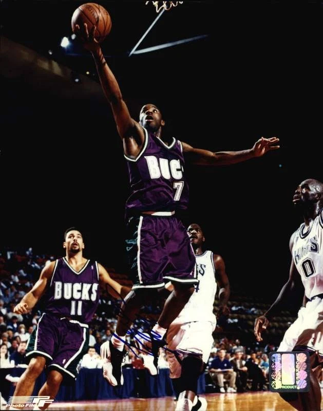 Foto 8x10 de baloncesto de la NBA firmada por Terrell Brandon con certificado autografiado 004 Foto 1 de 2