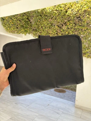 Funda para portátil o tablet Tumi de 16 pulgadas  Foto 1 de 4