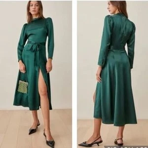 Reformation Julius Dress in Emerald - Foto 1 di 14
