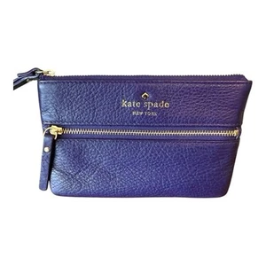 Cartera Muñequera Kate Spade New York Cuero Guijarro Púrpura Usada en Excelente Condición - Rayas - Imagen 1 de 6
