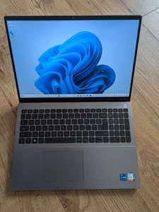 Dell Vostro 5620 Core i7 1260P 2.1Ghz 16GB RAM 512GB SSD 16" FHD 12th Gen 642 - Picture 1 of 9