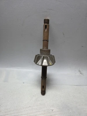 Post Water Pump Fiat 600D Original 4065321 NOS - Image 1 of 4