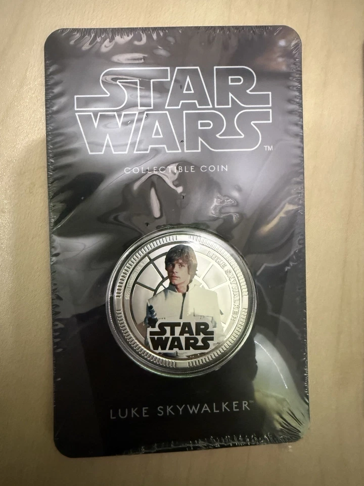 2011 New Zealand Star Wars Collectible Dollar $1 Coin New (Luke Skywalker) - Image 1 of 1