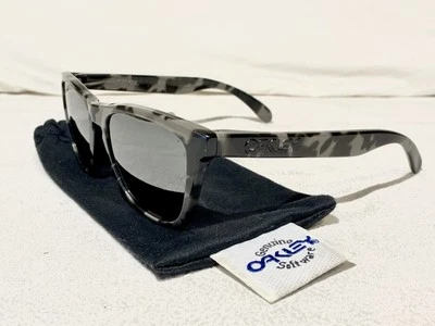 Oakley Frogskins Custom - Rare Camouflage Discontinued | Great Condition! - Image 1 of 4