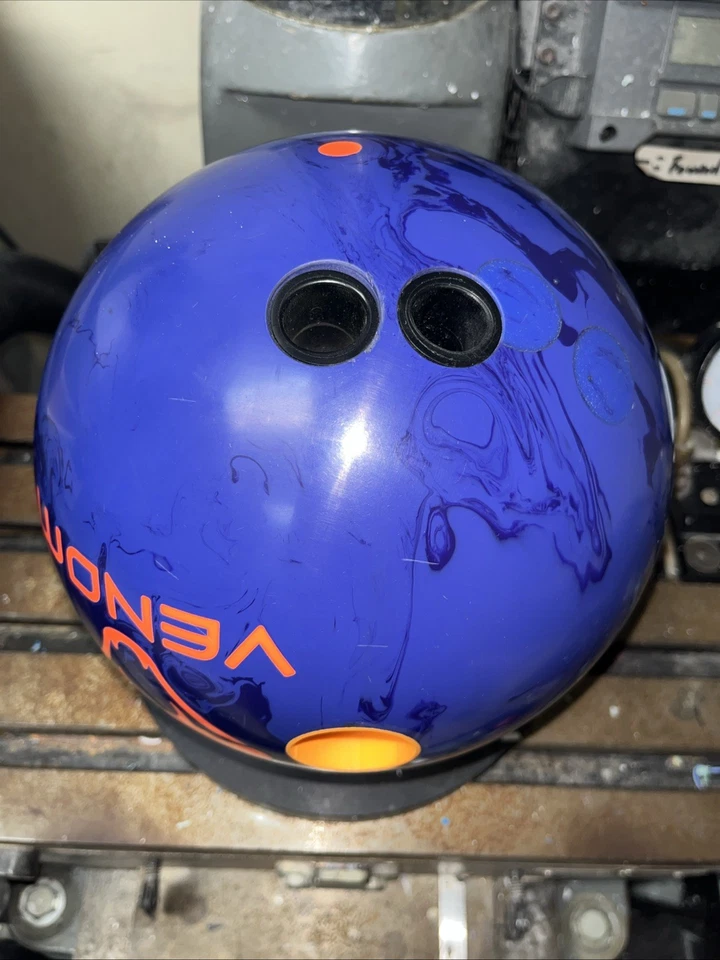 Bola de boliche Motiv Venom Shock 15 lb Foto 1 de 3