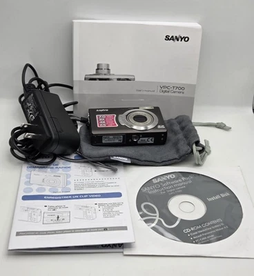 Sanyo Digital Camera VPC T700 7.0MP Black With Charger Manual & SD Card - Image 1 of 4