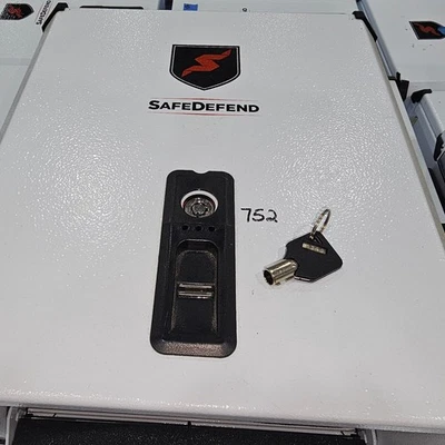 Caja fuerte inteligente Liberty HDX-250 con llave de respaldo letras SafeDefend Foto 1 de 4