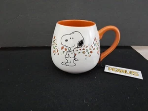 Peanuts Autumn Mug Snoopy & Falling Leaves - 20oz Mug - Gibson NEW - Picture 1 of 3