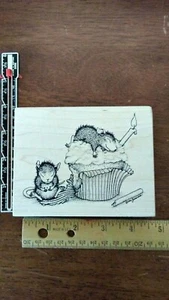 House Mouse wood stamp - Birthday Cupcake (Stampa Rosa) NEW - Picture 1 of 6
