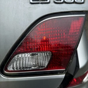 02 03 04 Luz trasera interior de paso derecho OEM Lexus ES300 ES330 - Imagen 1 de 10