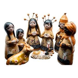 Vintage, Clay Creche Nativity Figurines, 8 pieces, hand painted - Picture 1 of 6