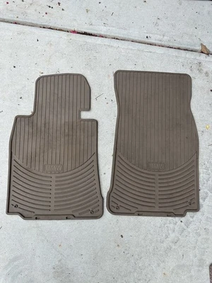 Alfombrillas de goma delanteras BMW E39 serie 5 beige tostado 525i 530i 528i 1996-2003 OEM Foto 1 de 4