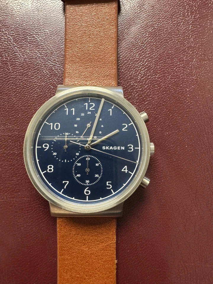 Мужские кварцевые часы с хронографом Skagen Ancher 40 мм синий циферблат и кожаный коричневый ремешок - Изображение 1 из 4