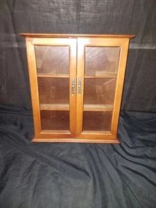 Vetrina da parete vintage in legno mensola portagioie con ante in vetro - Foto 1 di 18