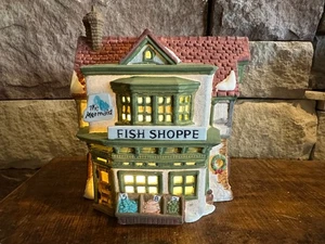Department 56 1988 Dickens Village "Mermaid Fish Shoppe" 5926-9 - Picture 1 of 10