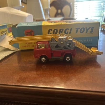 Corgi Conveyor on forward control jeep no 64 MINT With Box, man & feed sack - Image 1 of 4
