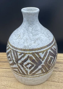 Mid Century Studio Kunstkeramik neutrale geometrische Vase 5,5" hoch  - Bild 1 von 6