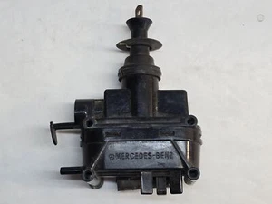 MERCEDES-BENZ E-class W124 ZV stellmotor  /  central locking actuator - Bild 1 von 3