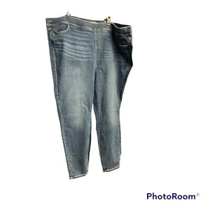 NWT Torrid Lean Jean Super Soft High Rise Pull-on Lean Jean , Lt Med Wash 5R - Picture 1 of 4
