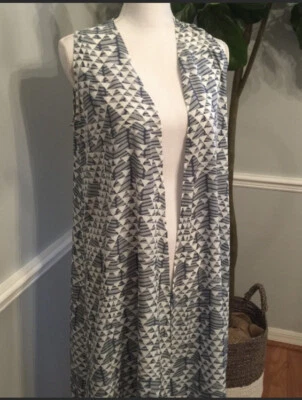 LulaRoe NUEVO CON ETIQUETAS Joy Plumero Kimono Chaleco Gris Triángulo Geométrico Pequeñas Capas Foto 1 de 4