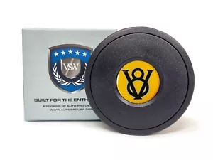 Botón de bocina del volante de 9 pernos con emblema amarillo Hot Rod V8 - Imagen 1 de 5