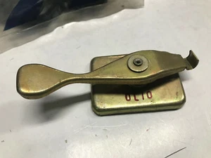 TAPPO CON LEVA PER OLIO MOTORE VINTAGE QUADRATO NEW OE - Imagen 1 de 2