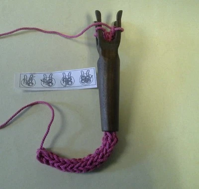 HK Strickgabel Nussbaum Edelholz Handarbeit Double Lucet wie Strickliesel stricken