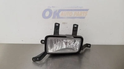 19 GMC YUKON DENALI XL MONTAJE DE LUZ ANTINIEBLA MONTADO EN PARACHOQUES CONDUCTOR IZQUIERDO Foto 1 de 4