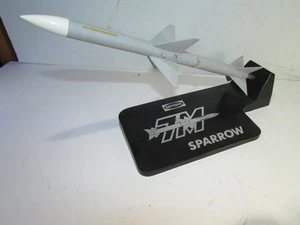VINTAGE RAYTHEON SPARROW 7M MISSILE DESK FACTORY MODEL WITH STAND - Picture 1 of 3