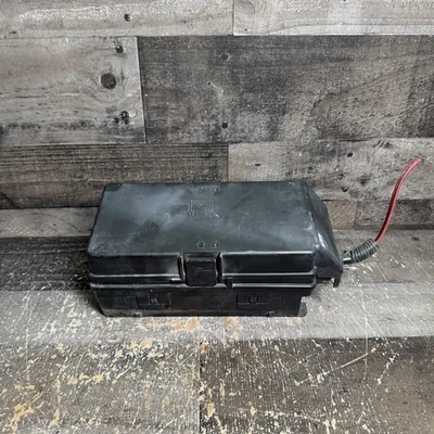 2009-2012 Chevrolet Malibu Fuse Box 2.4L Relay Module OEM - Image 1 of 4