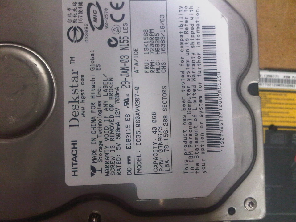 Hitachi  IC35L060AVV207-0 40GB 07N9673 19K1568 MLC H69205 Hard Disk Drive - Image 1 of 1