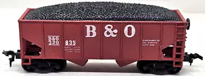 Life-Like ho scale: B&O 320835 RED 2-BAY HOPPER CAR + load. VINTAGE - Picture 1 of 4