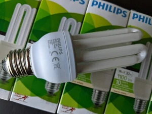 4X (£29.99) New Philips Genie W. White Eco 18w = 82w 1100lm Screw Bulbs 10,000h  - Picture 1 of 4