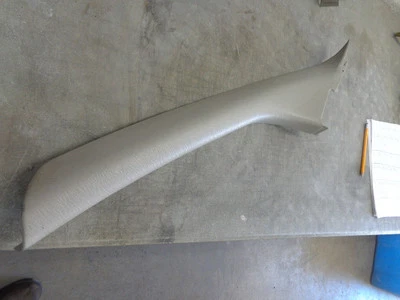 Moldura de pilar del parabrisas del conductor 99 00 01 02 03 04 Chrysler 300M Foto 1 de 3