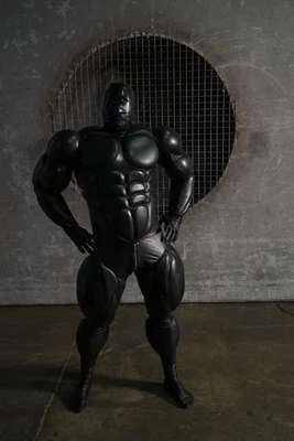 Traje Big Muscle - Cuero sintético color negro - para cosplay o halloween, eventos Foto 1 de 4