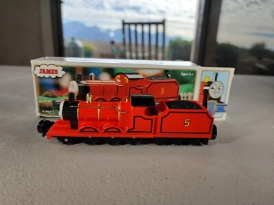 ¡NUEVO! Tren estación de tiempo brillante Ertl Thomas & Friends tren tren dorado - JAMES Foto 1 de 4