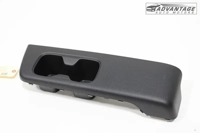 KIA TELLURIDE 2022-2025 TRASERO LADO DERECHO CUARTO MOLDURA DOBLE PORTAVASOS OEM Foto 1 de 4