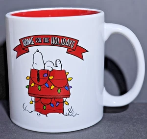 2020 Peanuts Snoopy Coffee Mugs Doghouse Christmas Lights Home for the Holidays - Picture 1 of 8