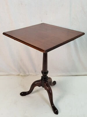 Antiga mesa quadrada de mogno Queen Anne do início do século XIX com destaque inclinável - Imagem 1 de 4