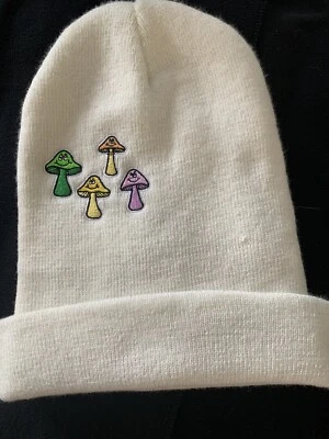 Мужская шапочка Neff Fun Guys Smiling Mushroom Faces Off - белая с манжетами - Изображение 1 из 4