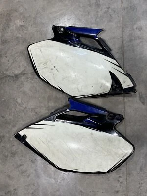 Paneles laterales de plástico Yamaha YZ400F 1998 Foto 1 de 4