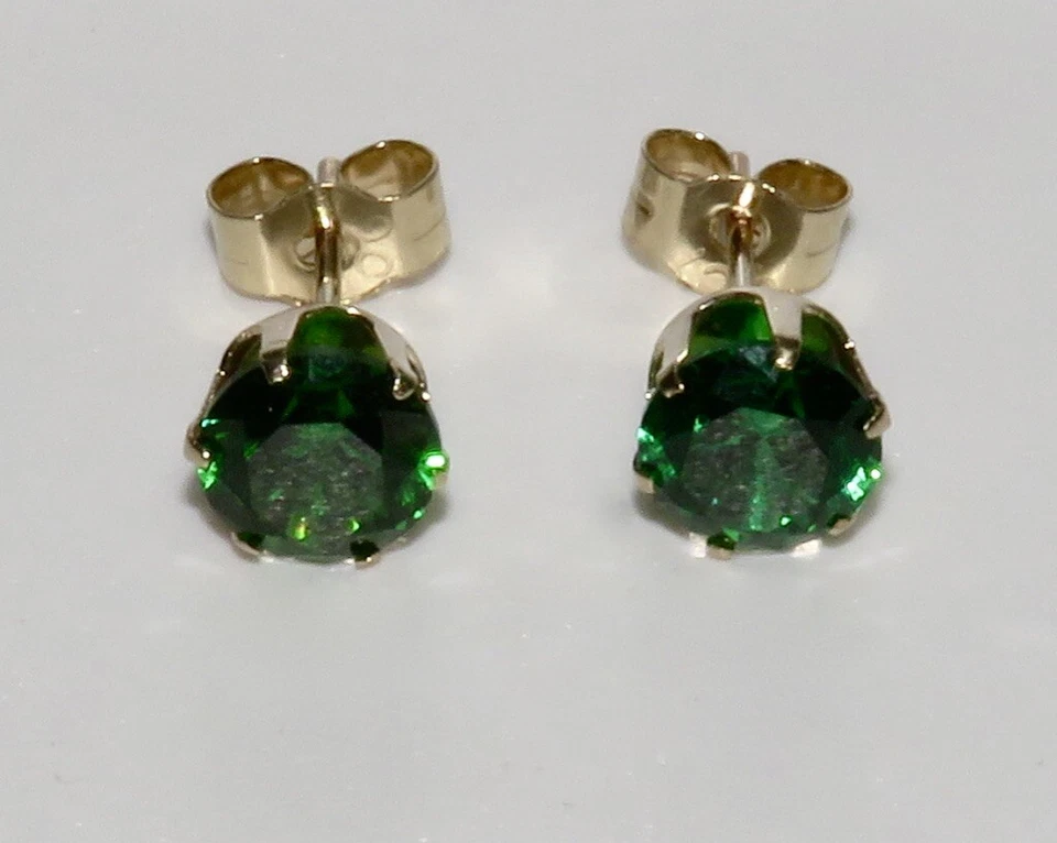 9ct Gold Emerald Solitaire Stud Earrings - 5mm - Simulated  - Image 1 of 4