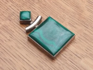 Malachite Green Gemstone Pendant Necklace in 925 Silver - Picture 1 of 3