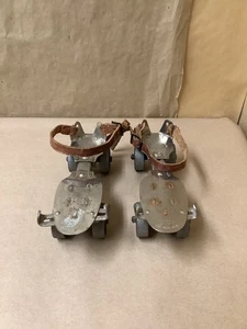 VINTAGE WINCHESTER METAL TIE-ON ROLLER SKATES (G29004306) - Picture 1 of 8