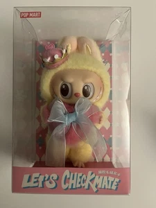 Pop Mart Labubu The Monsters Lets Checkmate Series Vinyl Plush Hanging Card NEU - Imagen 1 de 1