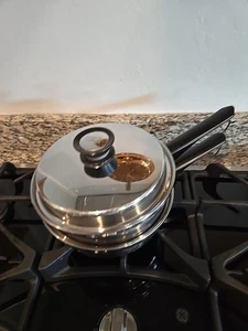 2 Amway Queen 8 1/2" Fry  Saute Pans Multi Ply 18/8 Stainless Steel 1 Lid 3 Pcs - Picture 1 of 10